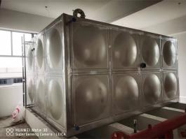 白鯨項目不銹鋼水箱安裝完成！